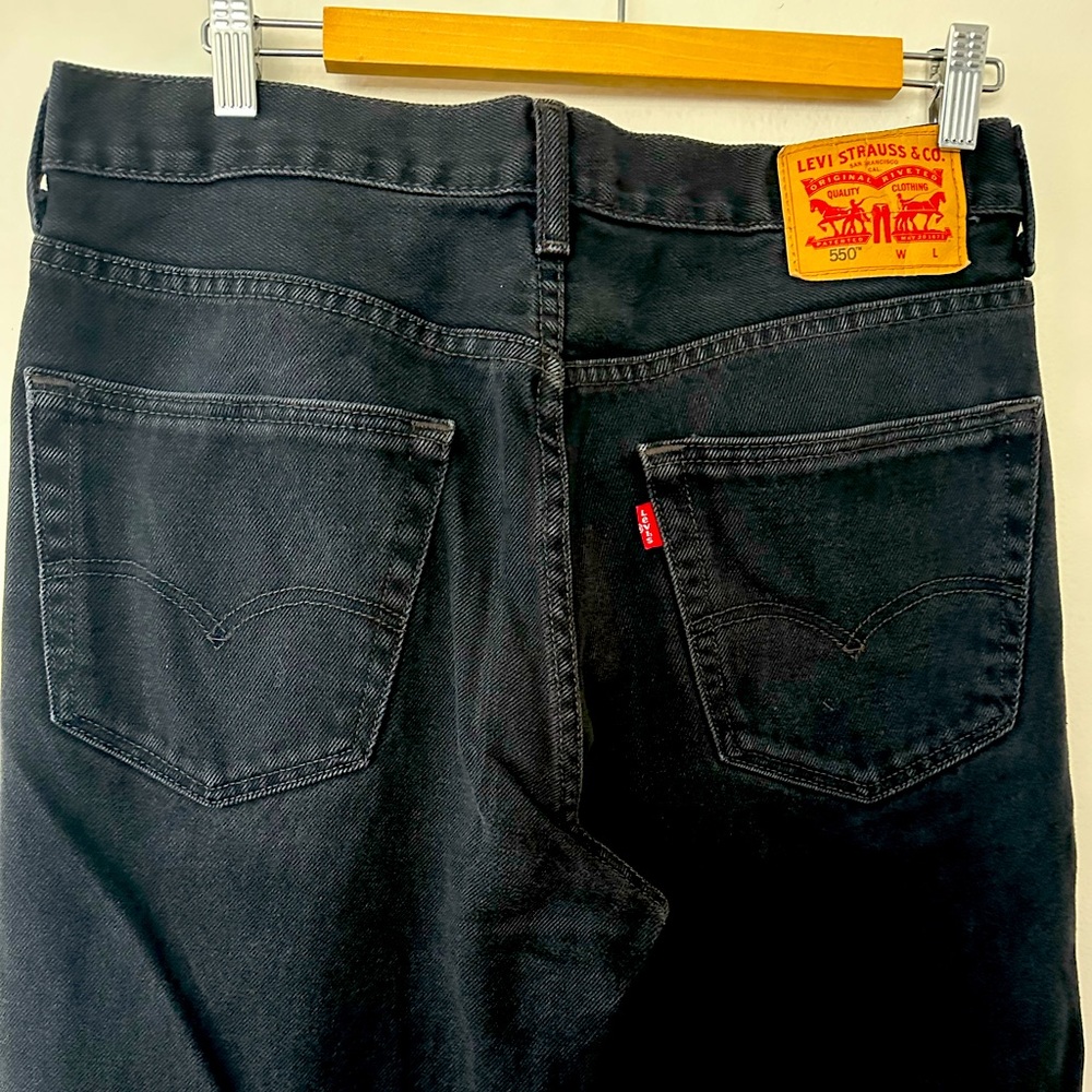 Black Men’s Levi 550 Relaxed Fit Jeans